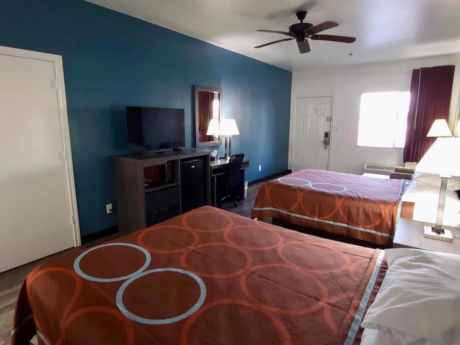Scottish Inns & Suites Forney photo 23