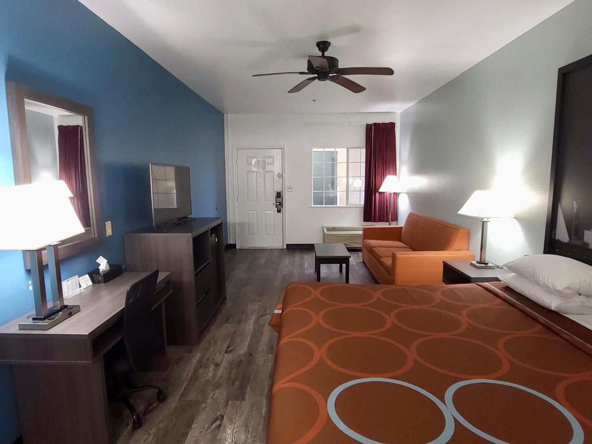 Scottish Inns & Suites Forney photo 28