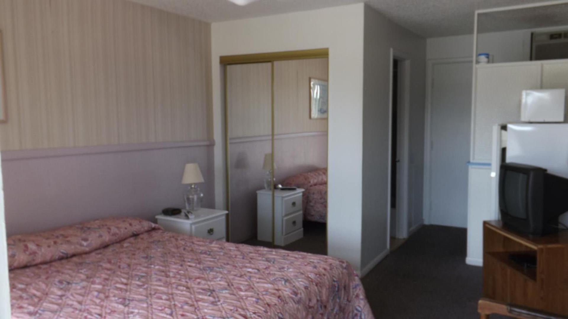 Twin Lakes Inn photo 26