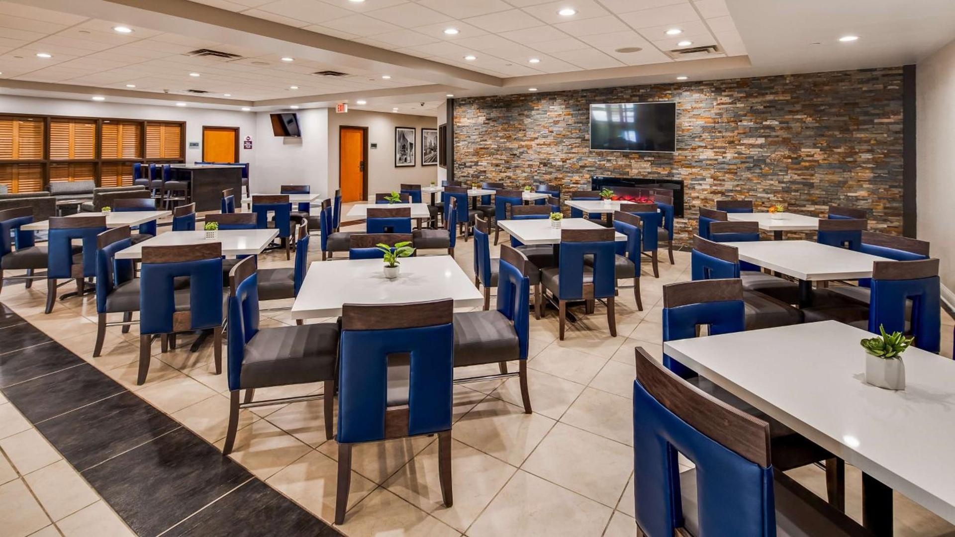 Best Western Plus Champaign/Urbana Inn photo 6