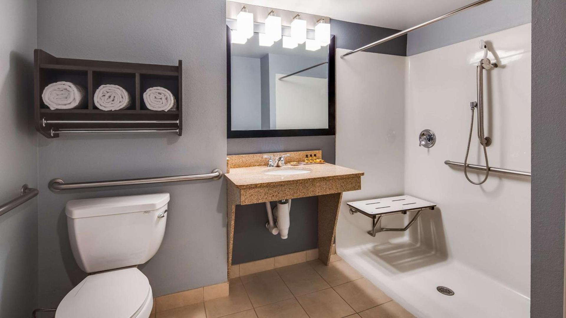 Best Western Plus Champaign/Urbana Inn photo 26