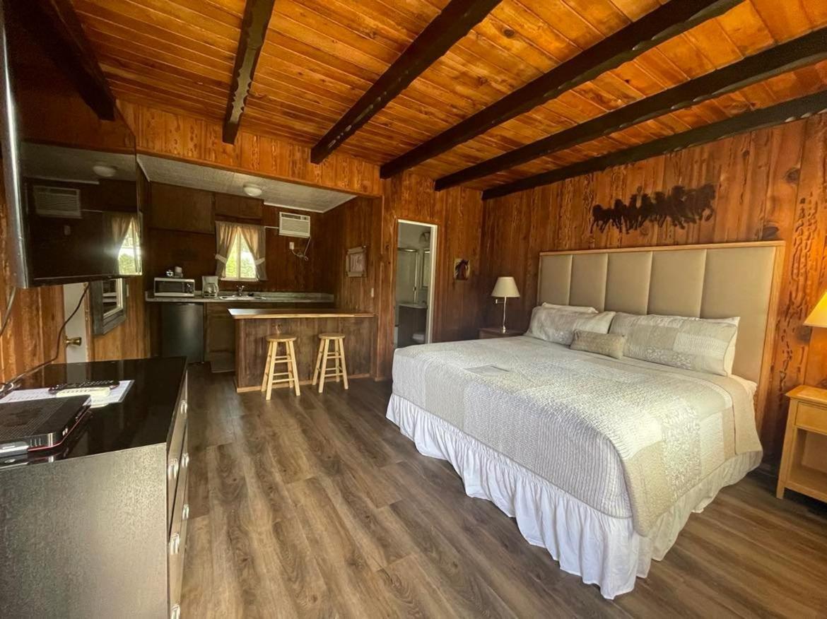 Riverfront Lodging photo 13