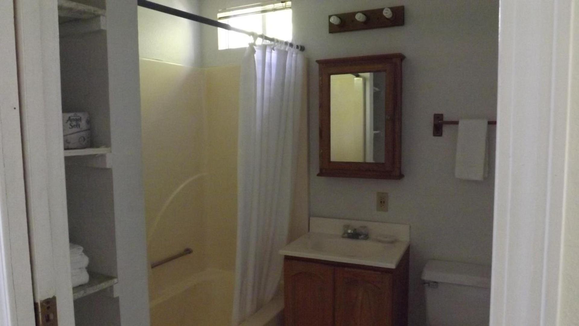 Twin Lakes Inn photo 45