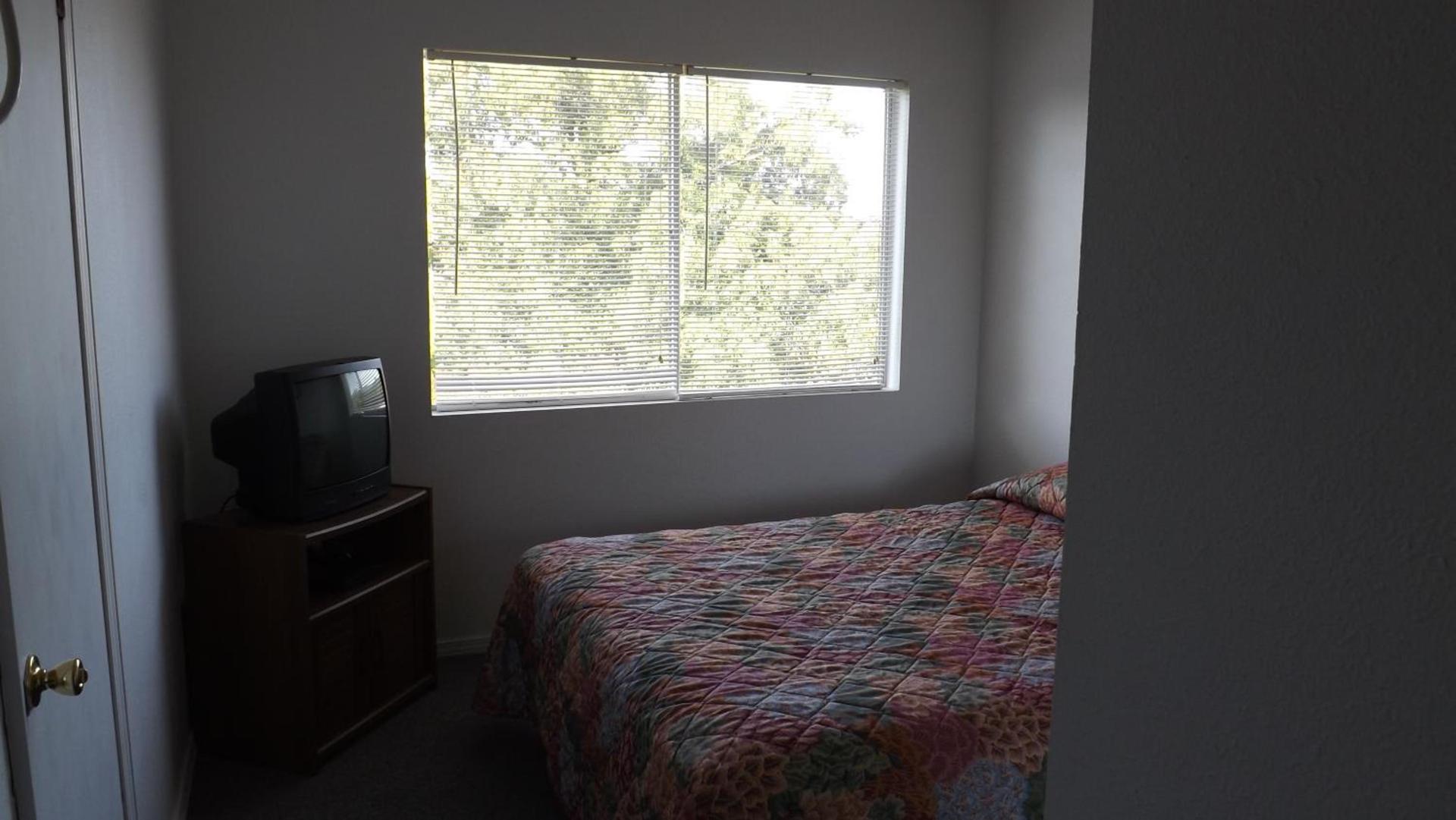 Twin Lakes Inn photo 48