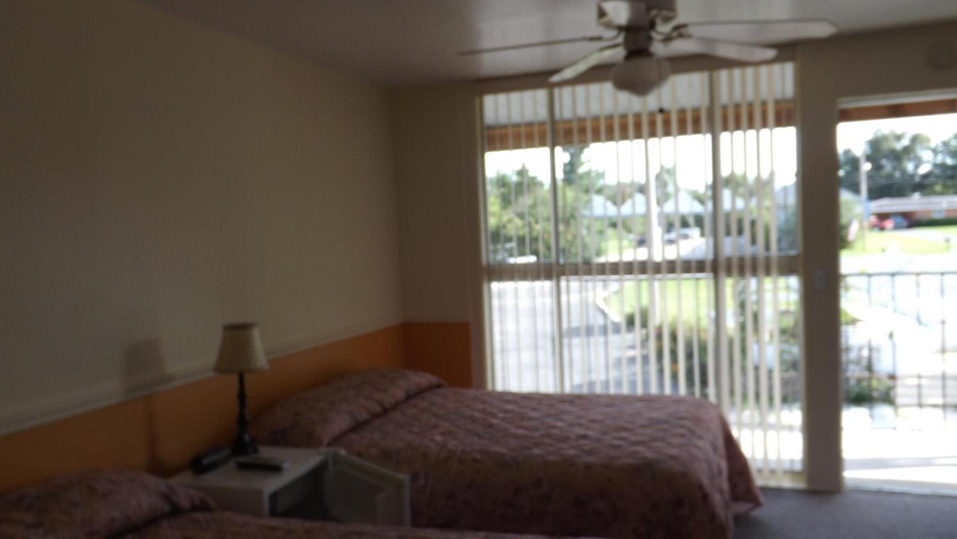 Twin Lakes Inn photo 42