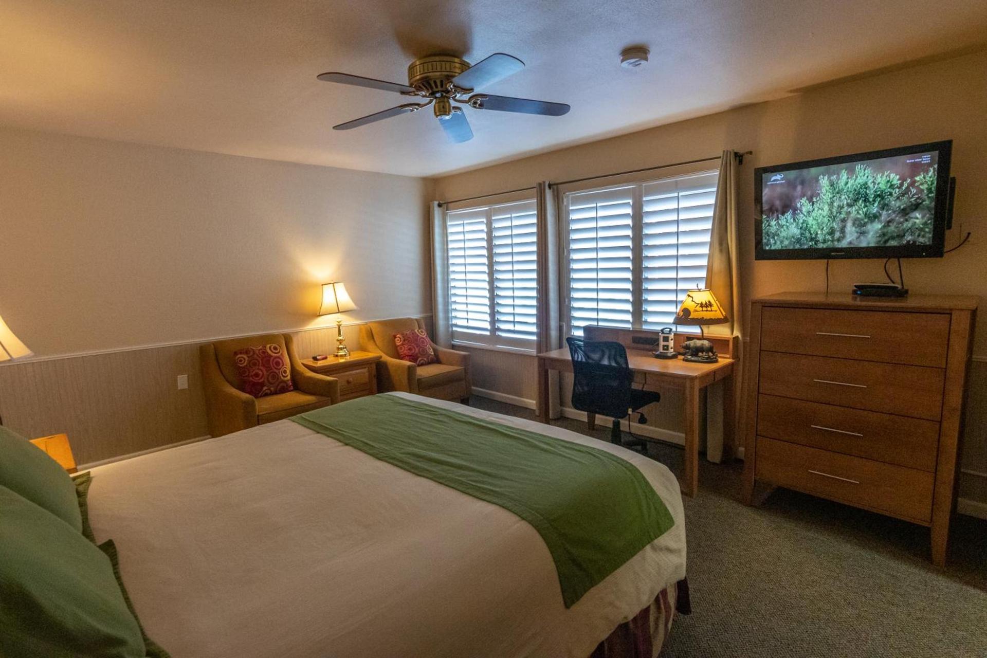 June Lake Motel photo 17