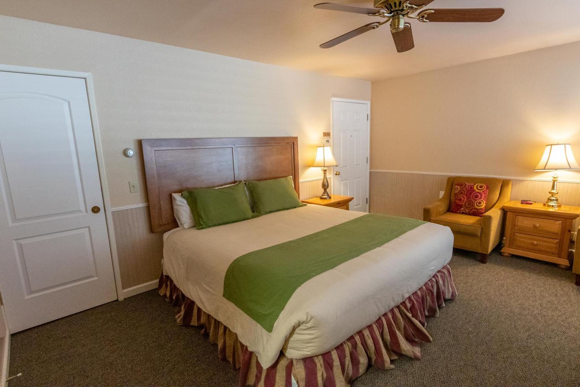 June Lake Motel photo 18