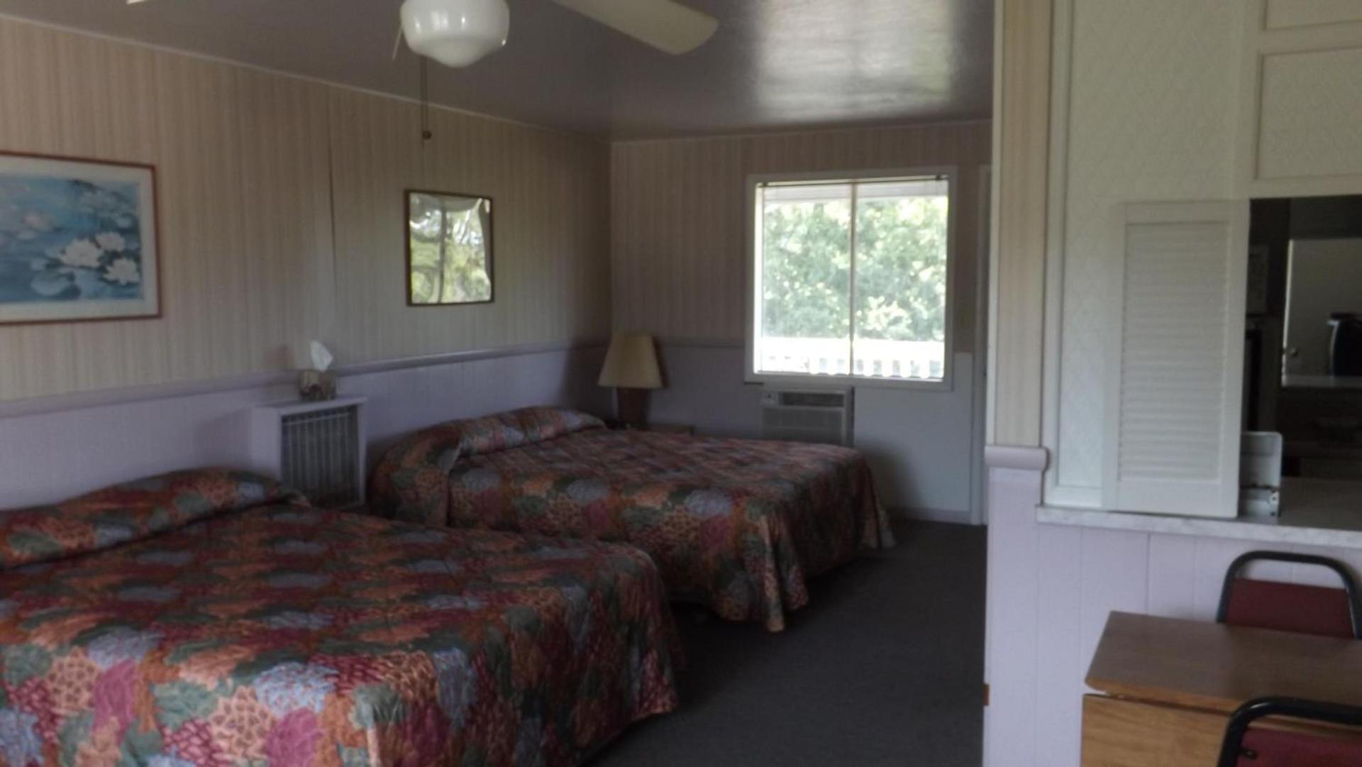 Twin Lakes Inn photo 43