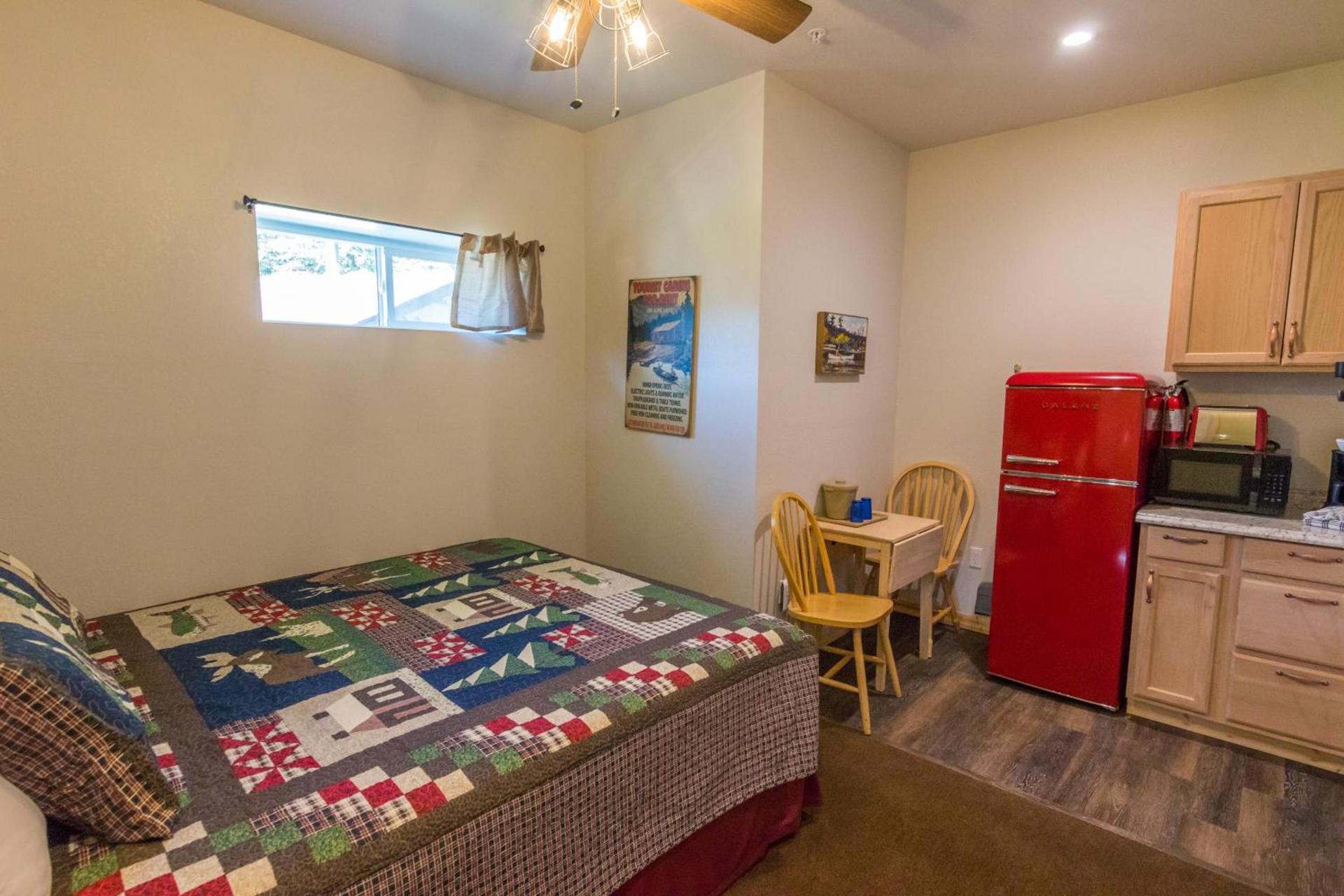 June Lake Motel photo 13