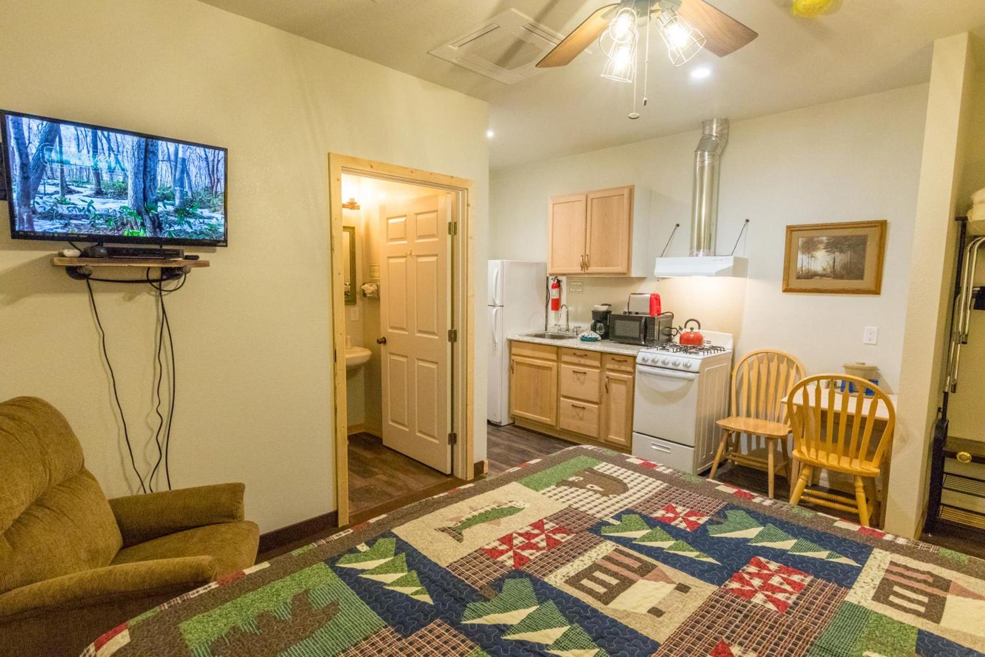June Lake Motel photo 9