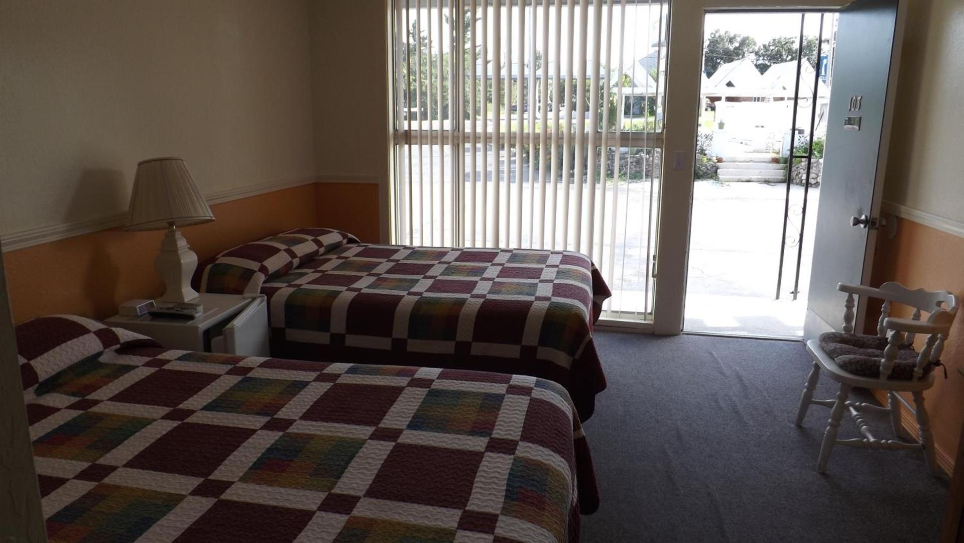 Twin Lakes Inn photo 37