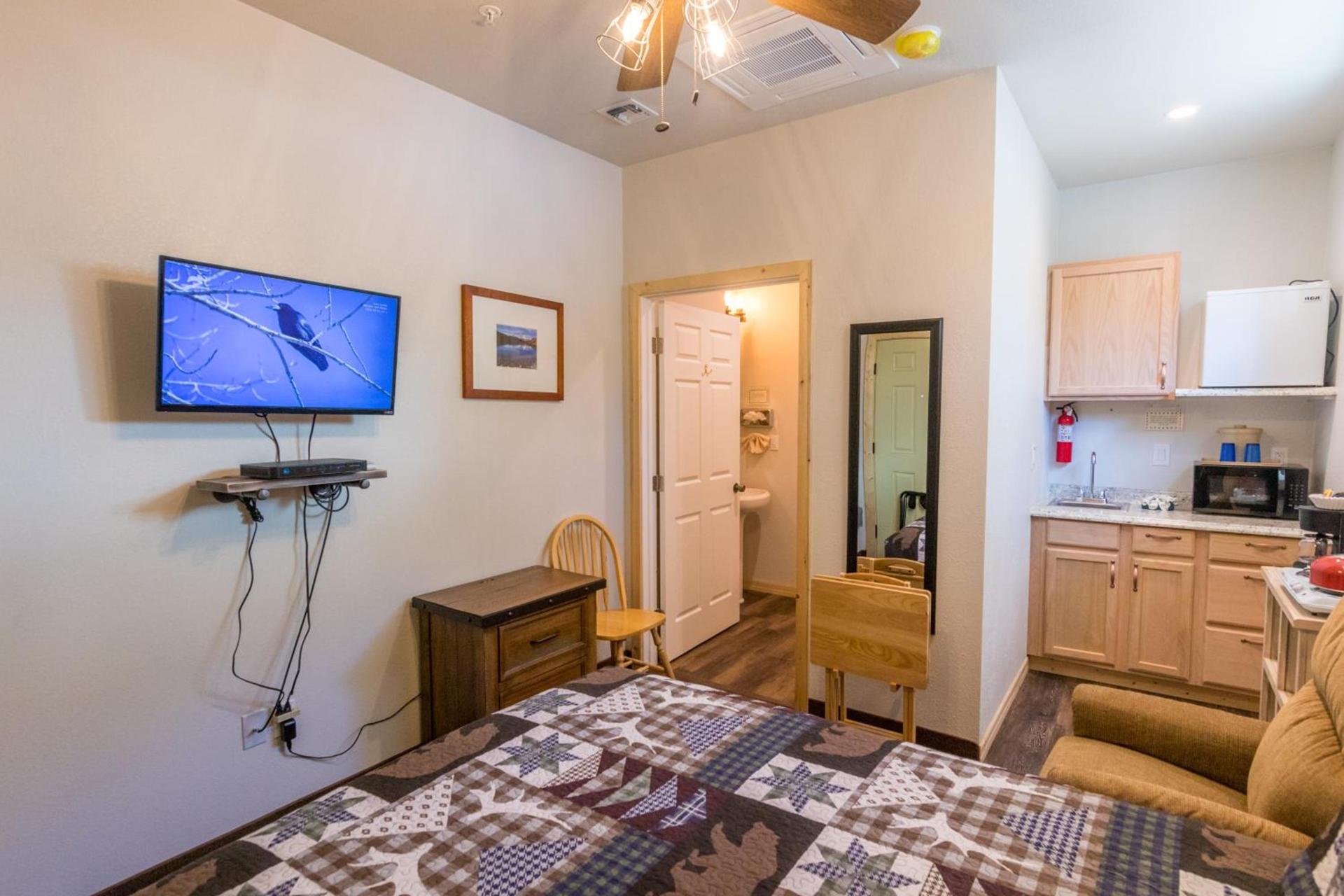 June Lake Motel photo 6