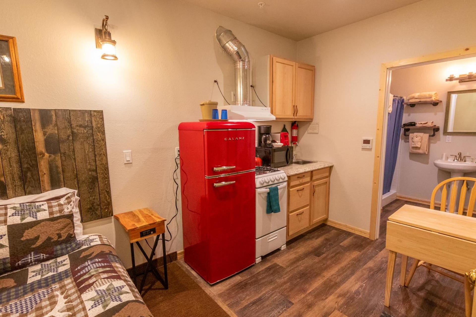 June Lake Motel photo 3