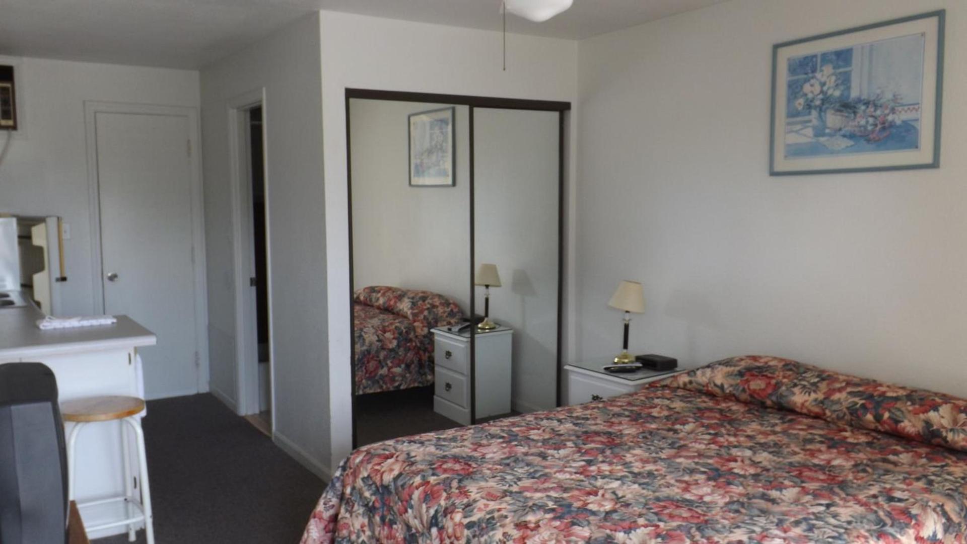 Twin Lakes Inn photo 20