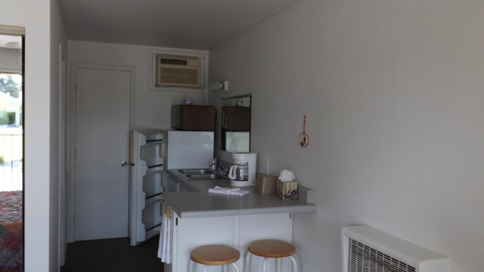 Twin Lakes Inn photo 41