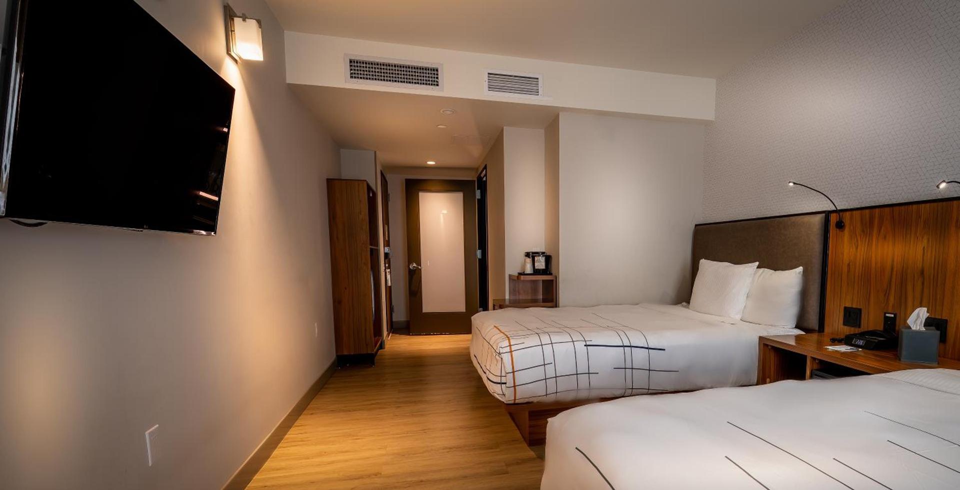 La Quinta by Wyndham Time Square South photo 9