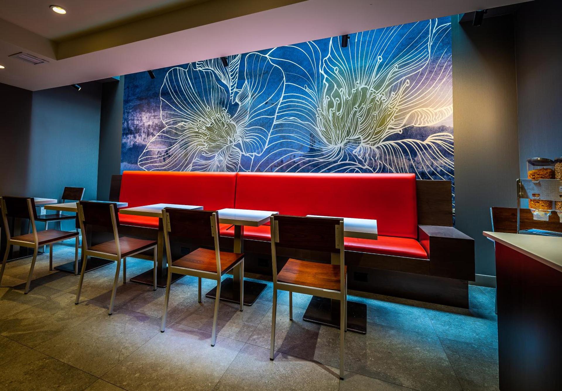 La Quinta by Wyndham Time Square South photo 7