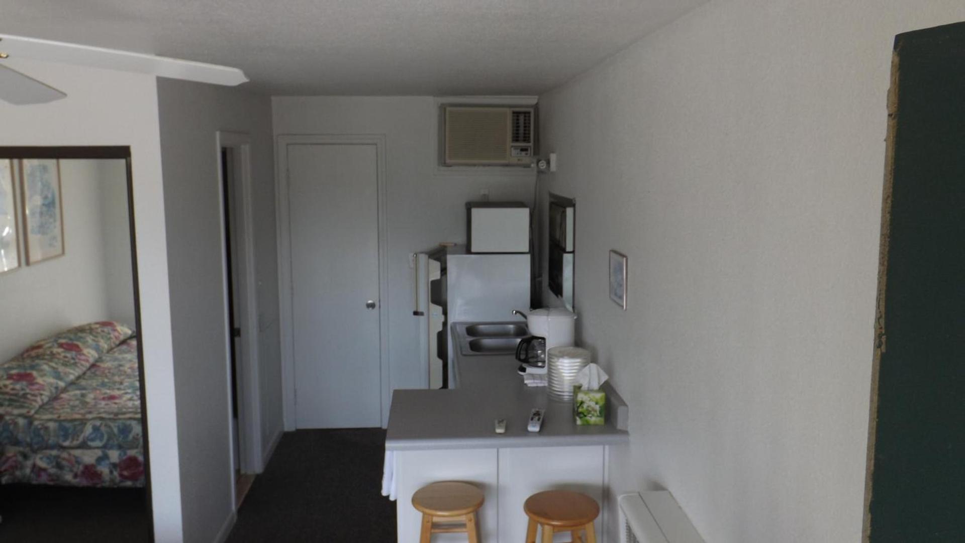 Twin Lakes Inn photo 51