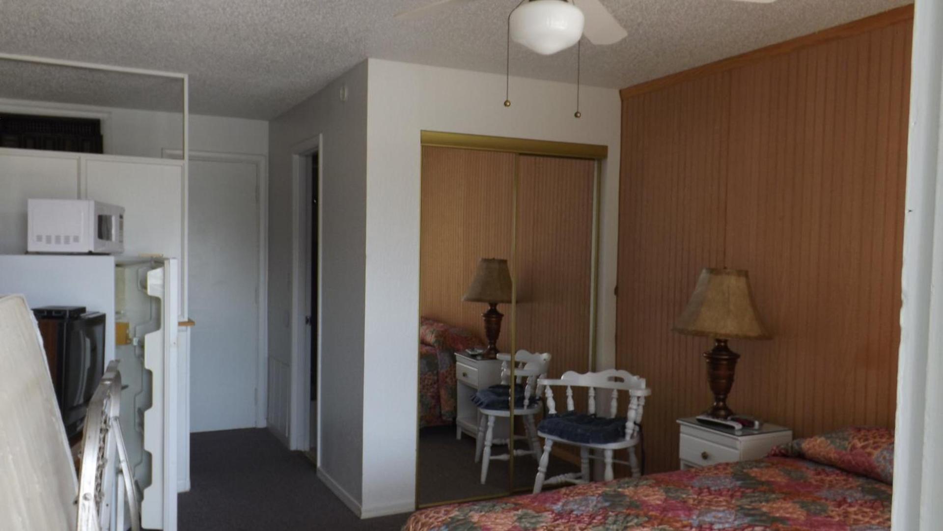 Twin Lakes Inn photo 21