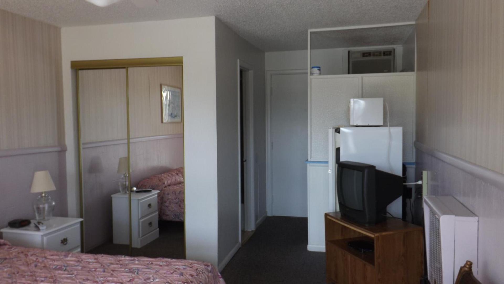 Twin Lakes Inn photo 52