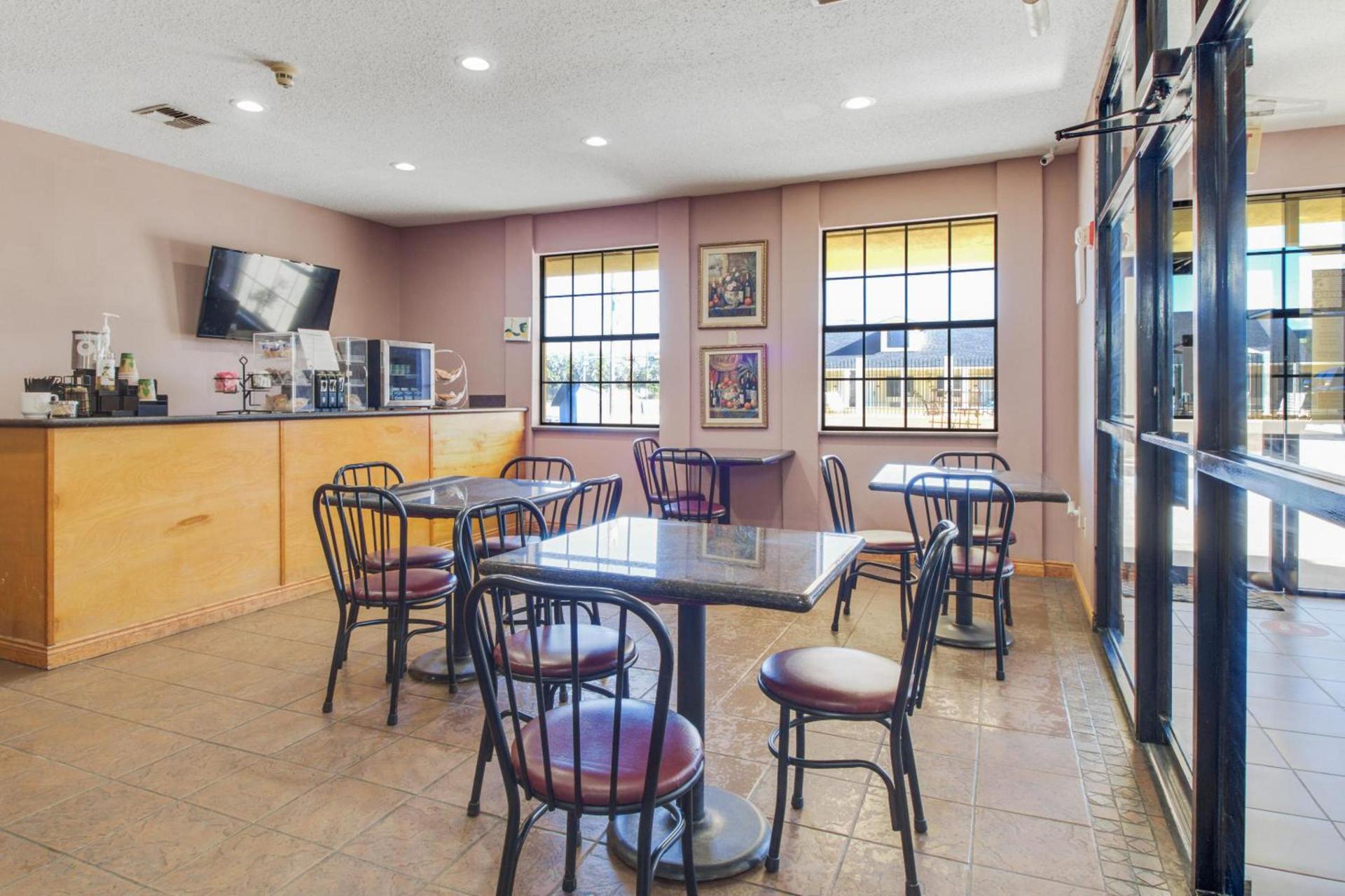 OYO Hotel Ingleside TX photo 55