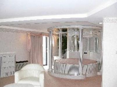 Chateau Royale Inn photo 8