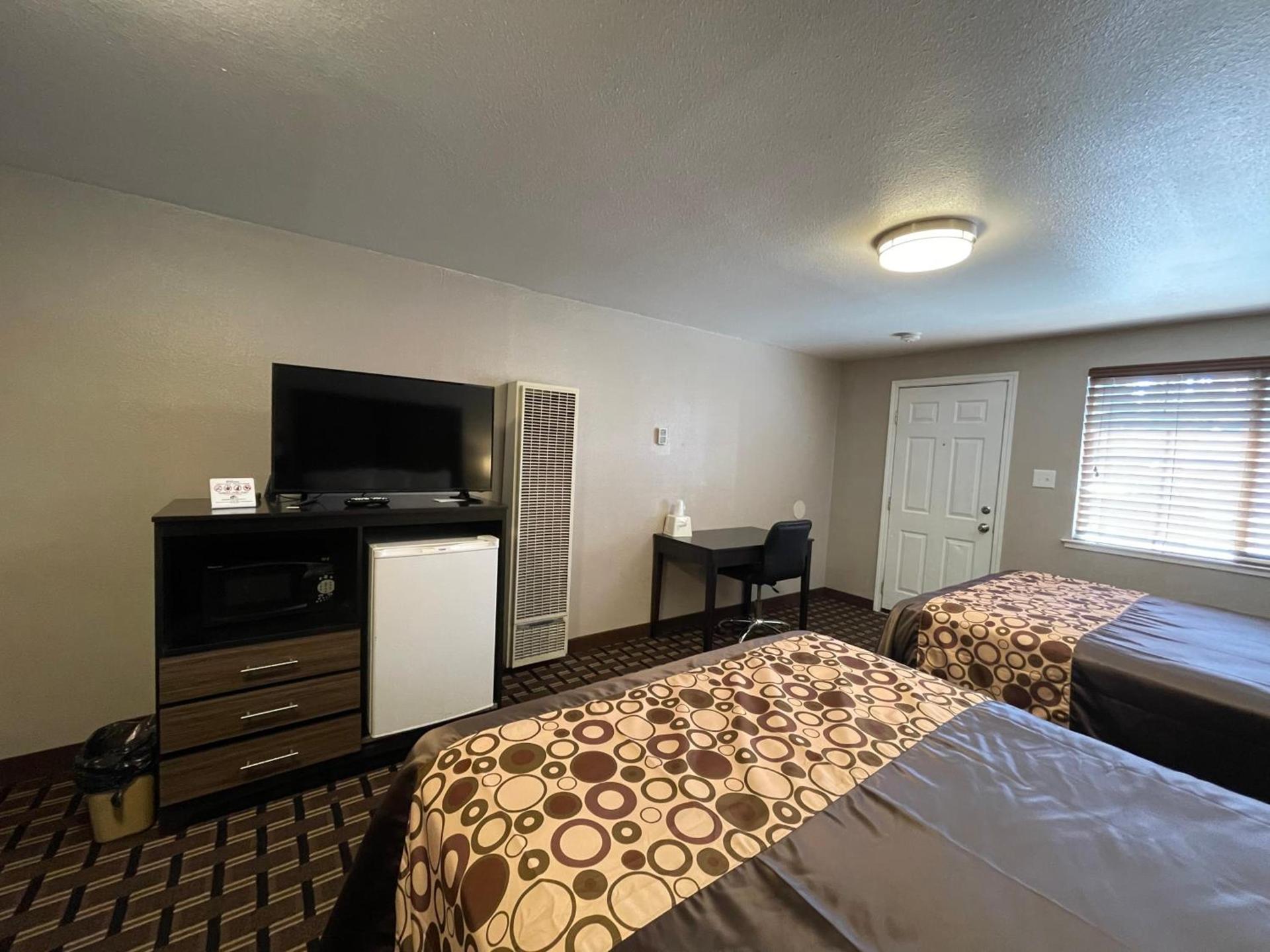 Beverly Lodge photo 3