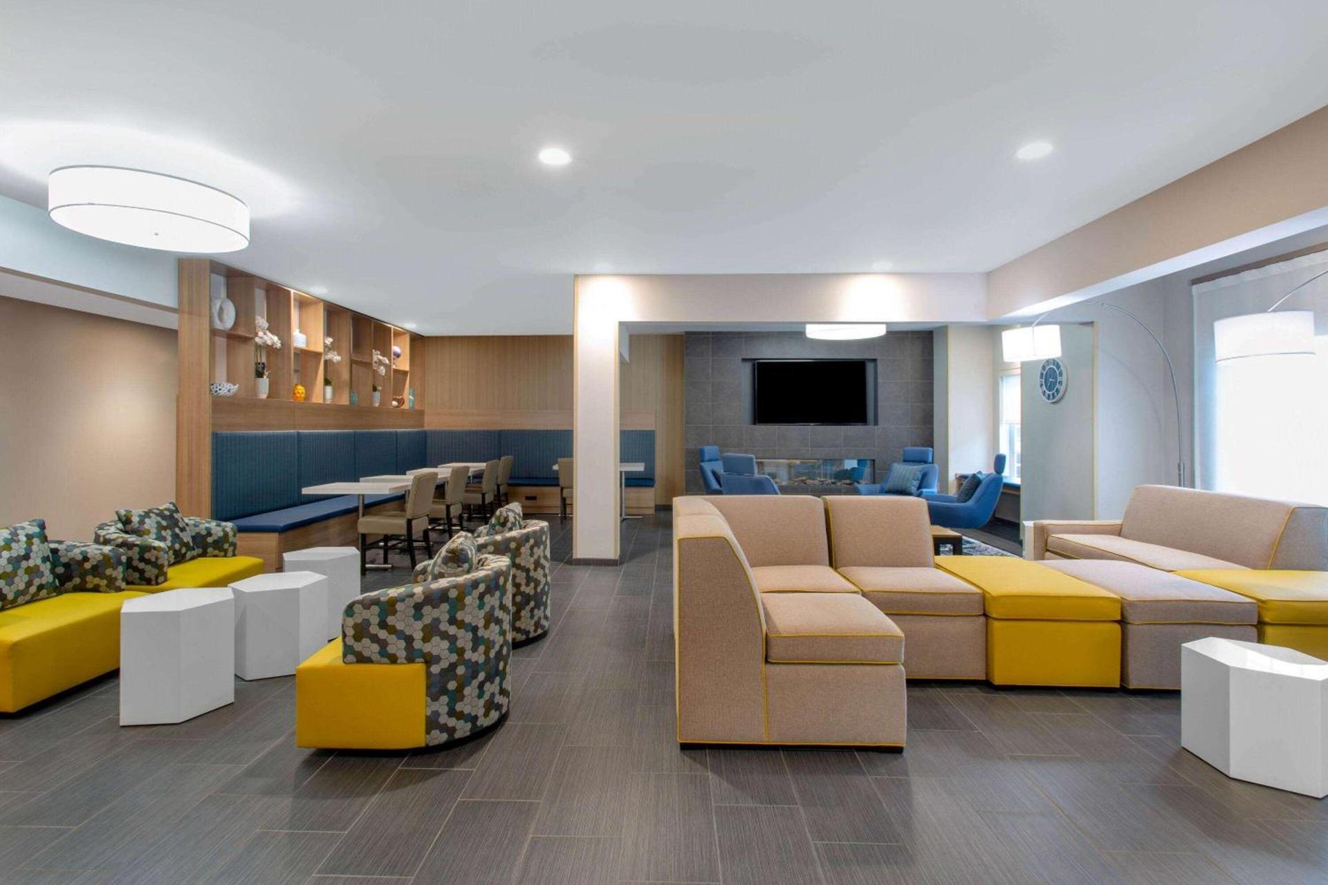 Microtel Inn & Suites by Wyndham Amsterdam NY photo 13