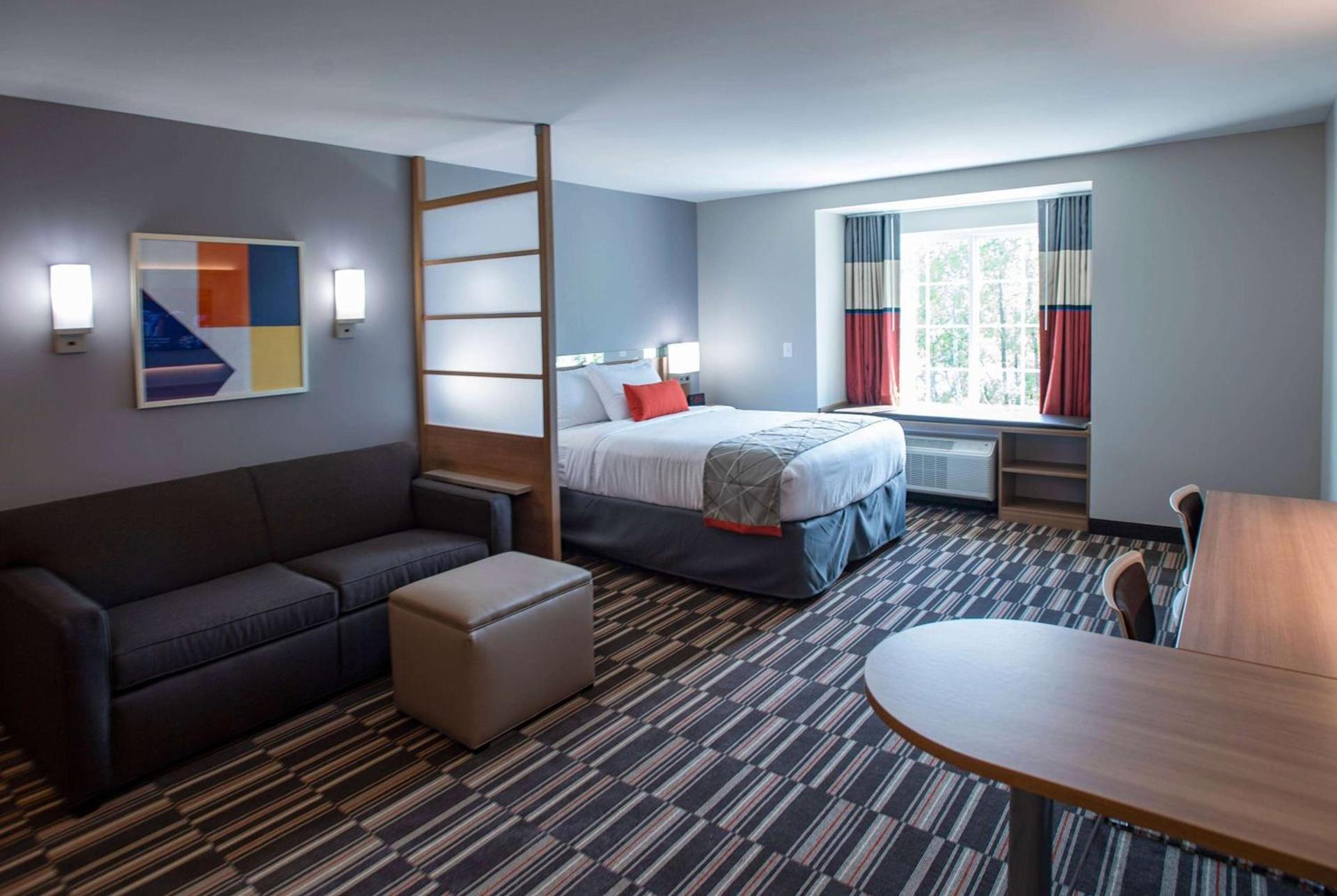 Microtel Inn & Suites by Wyndham Amsterdam NY photo 21