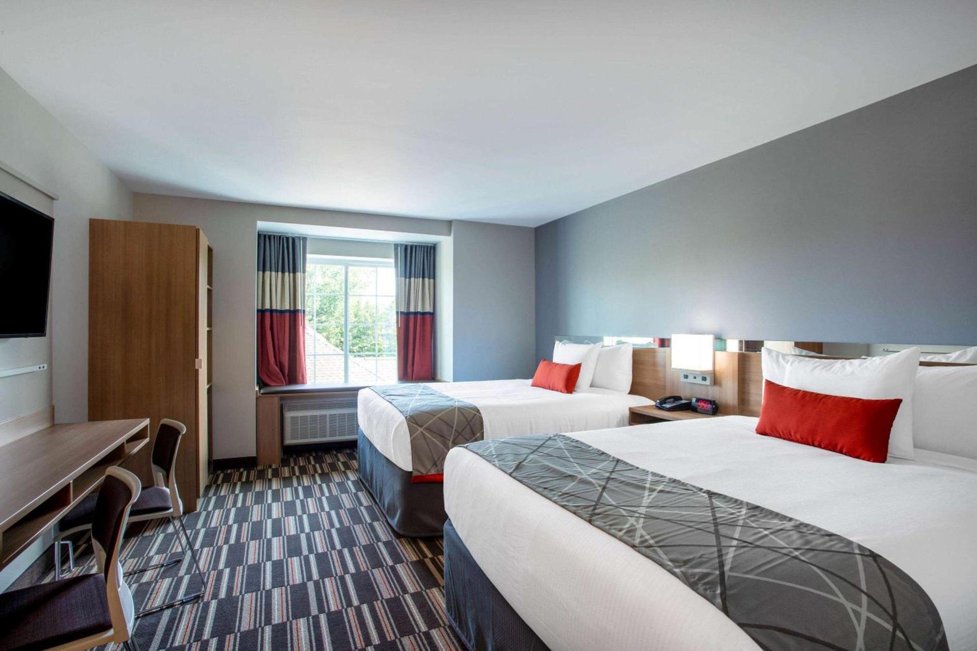 Microtel Inn & Suites by Wyndham Amsterdam NY photo 32