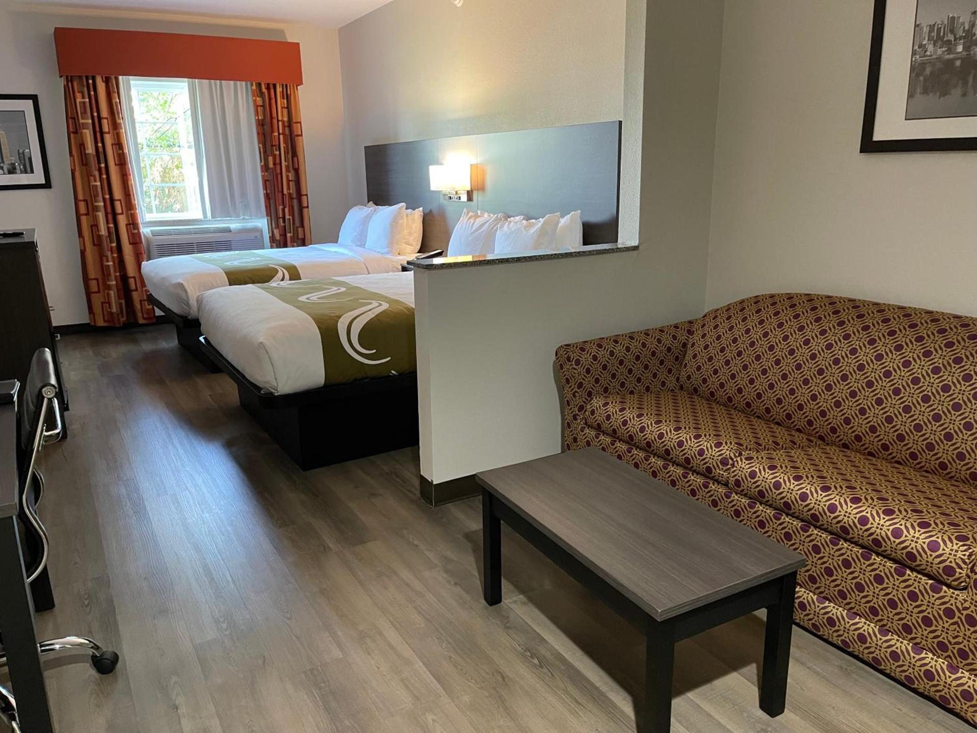 Quality Suites Tulsa I-44 photo 25