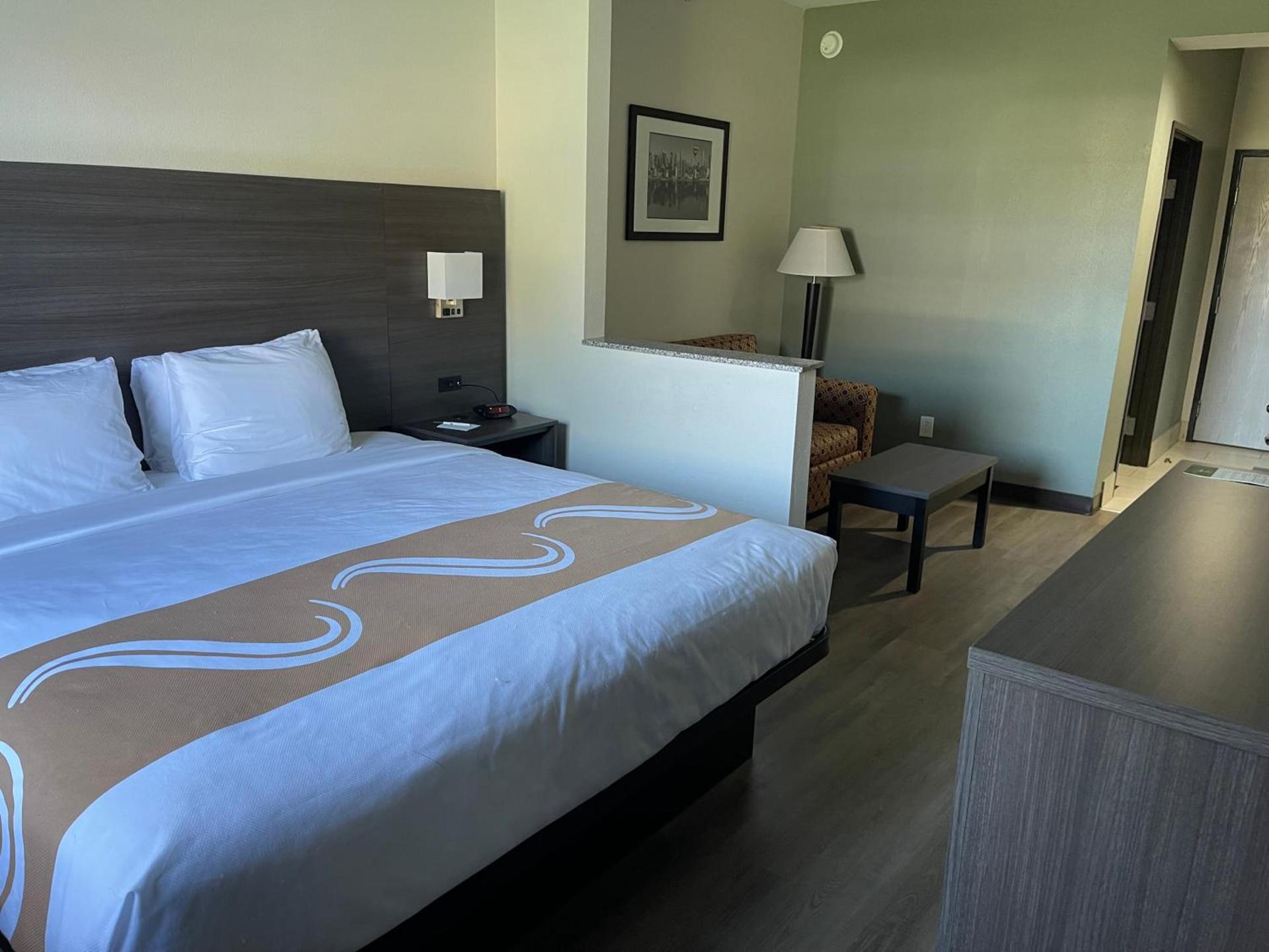 Quality Suites Tulsa I-44 photo 23