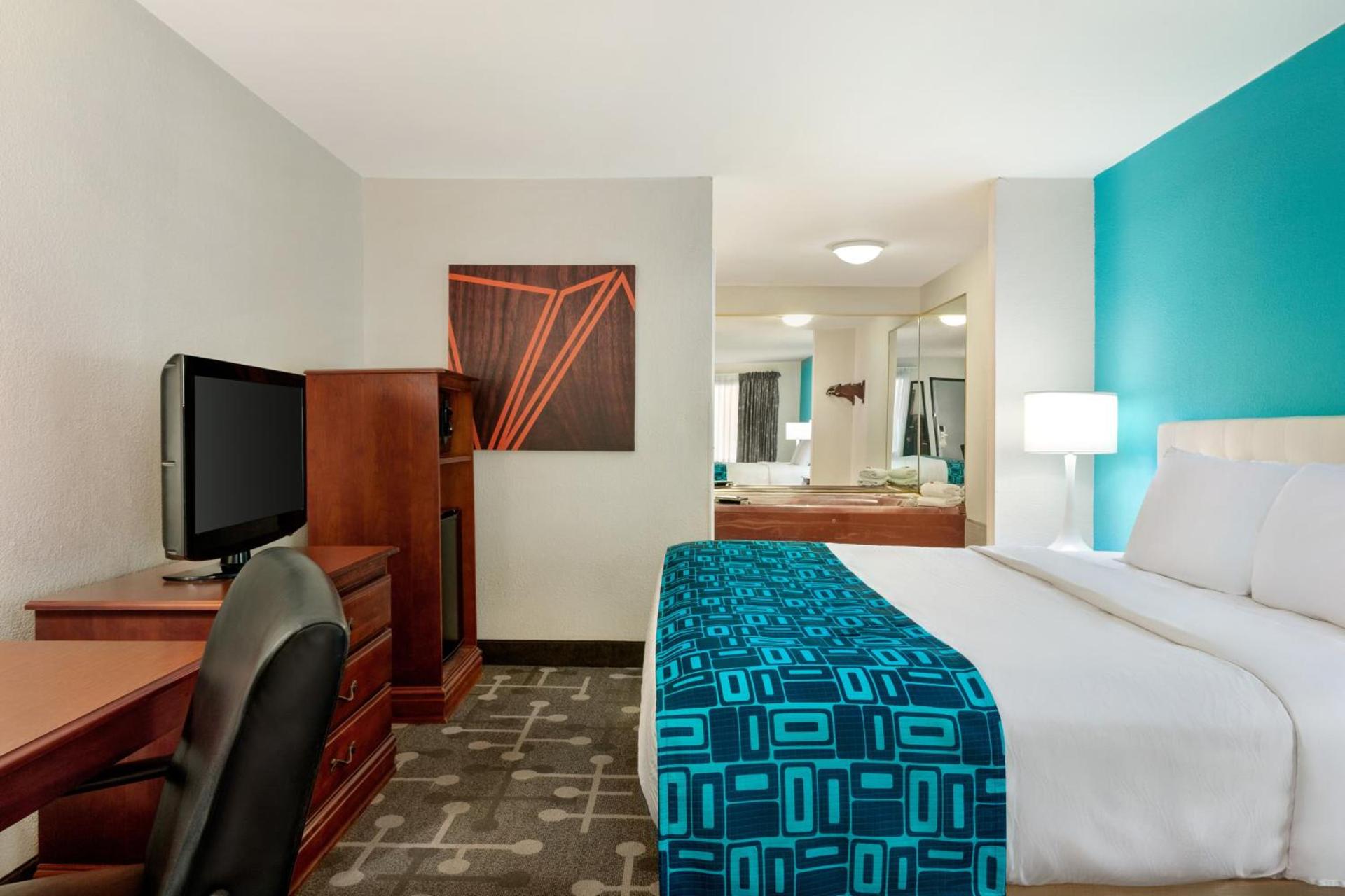 Howard Johnson by Wyndham Chattanooga Lookout Mountain I-24 photo 42