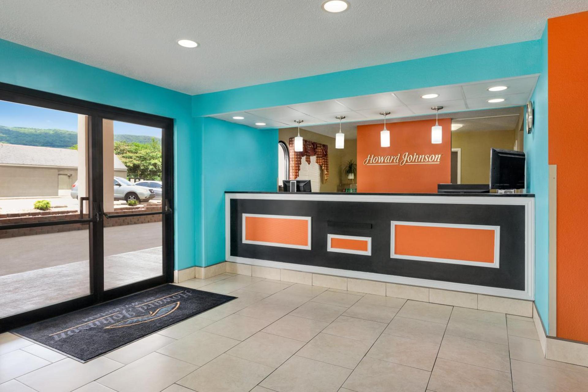 Howard Johnson by Wyndham Chattanooga Lookout Mountain I-24 photo 44