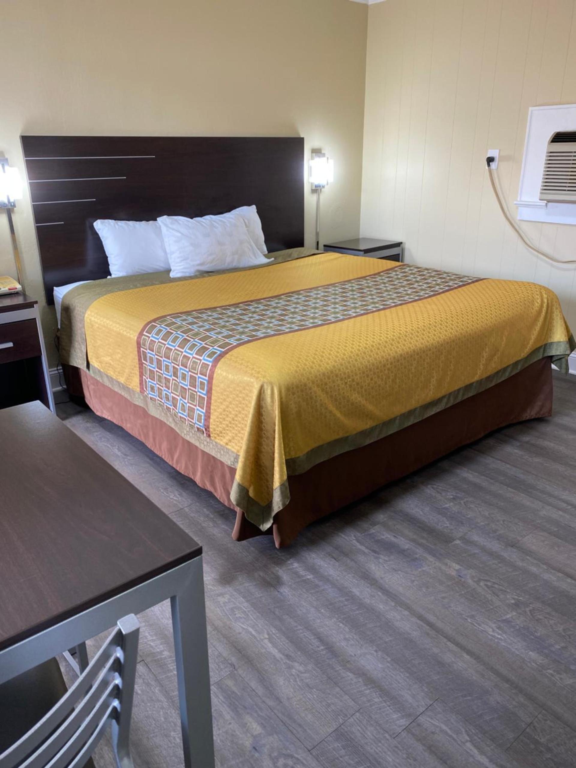 Savannah Motel photo 4
