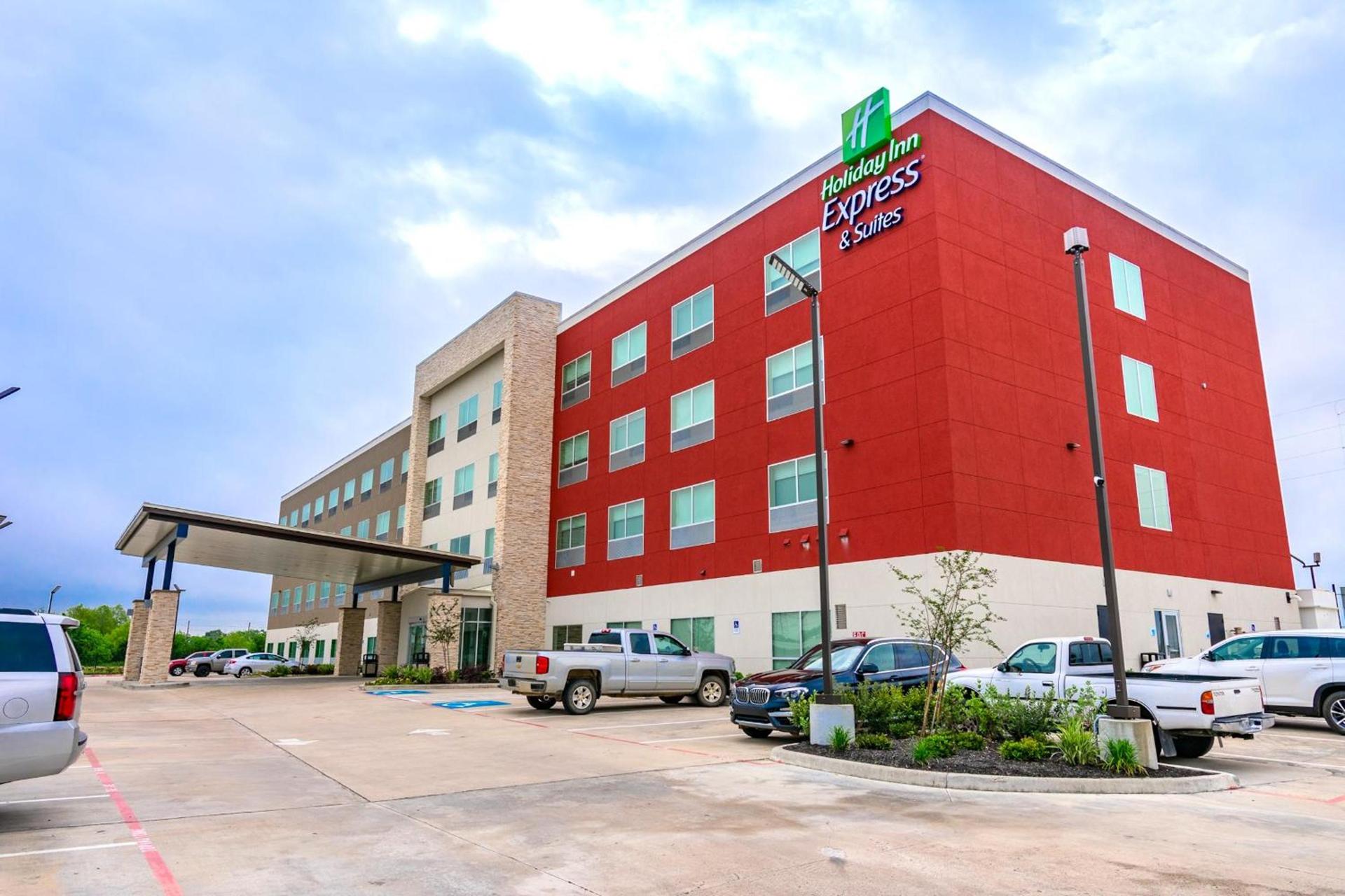 Holiday Inn Express & Suites - Houston IAH - Beltway 8 by IHG photo 4