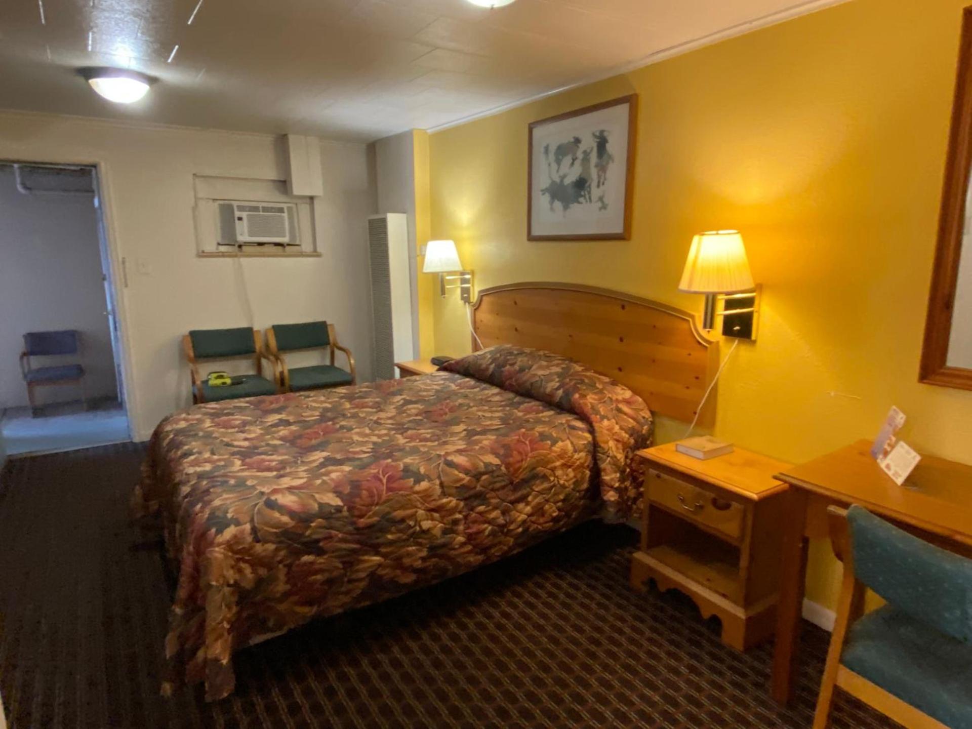 RANGER MOTEL photo 40