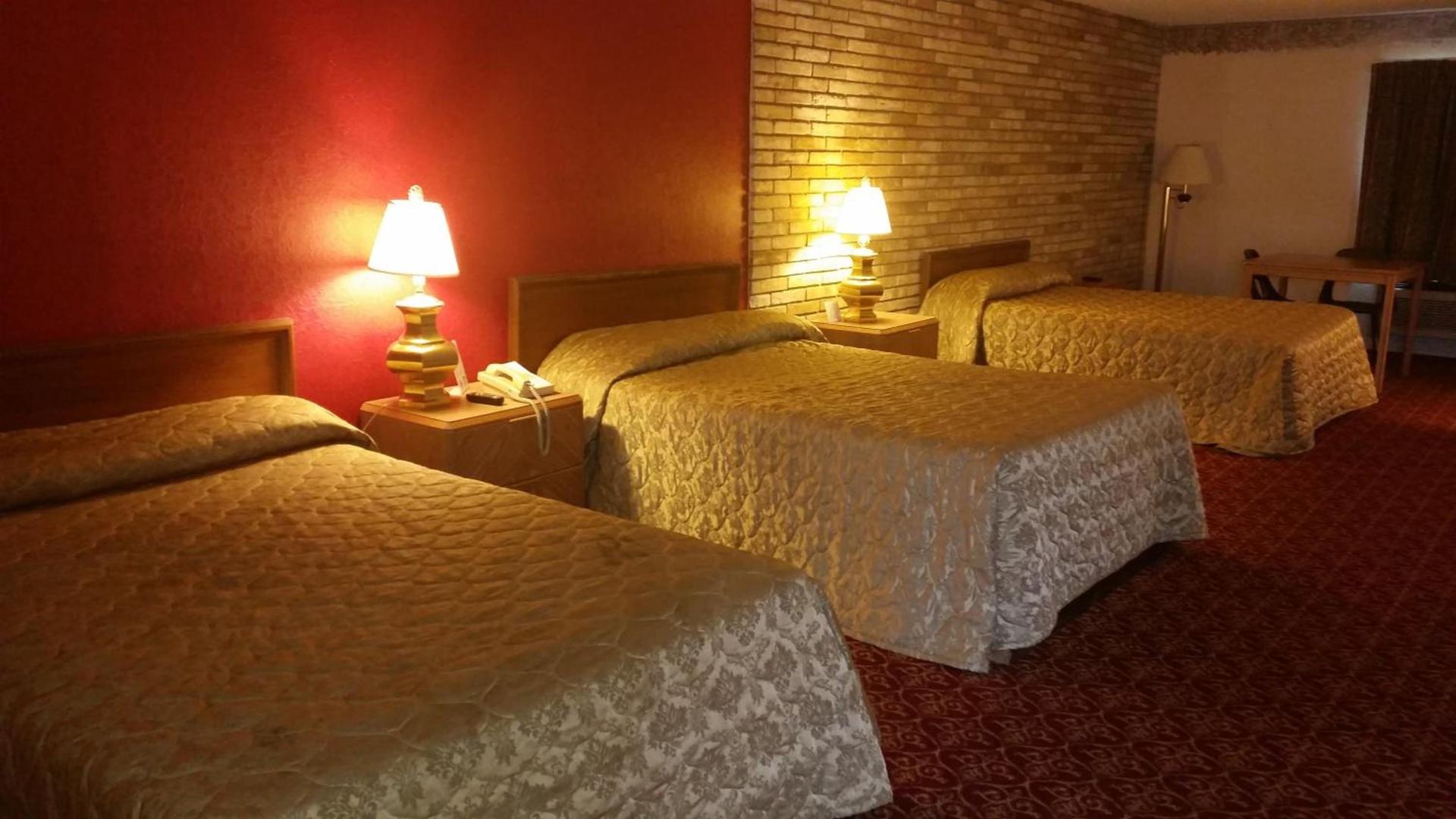 Executive Inn and Suites Waxahachie photo 10