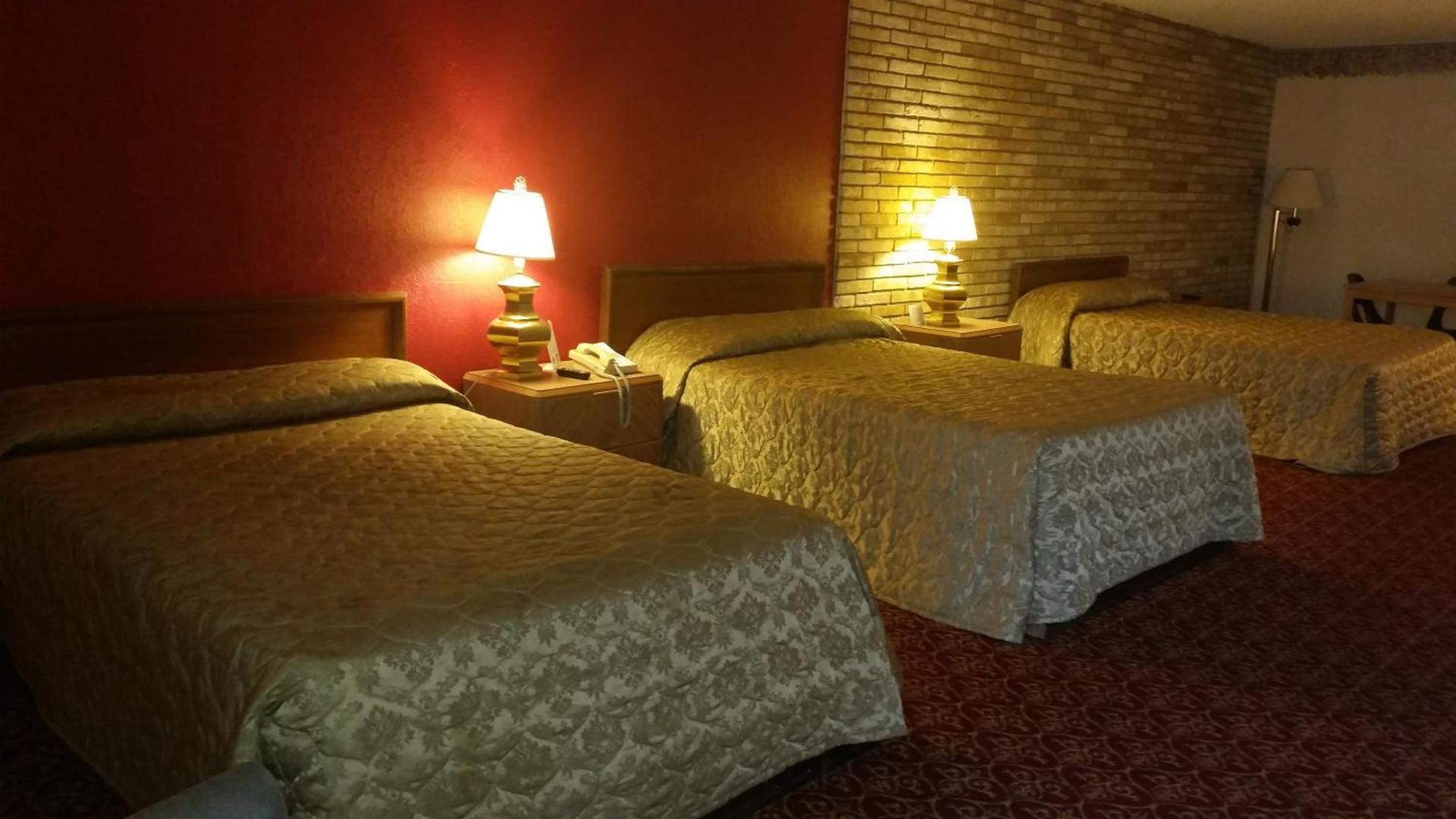 Executive Inn and Suites Waxahachie photo 5