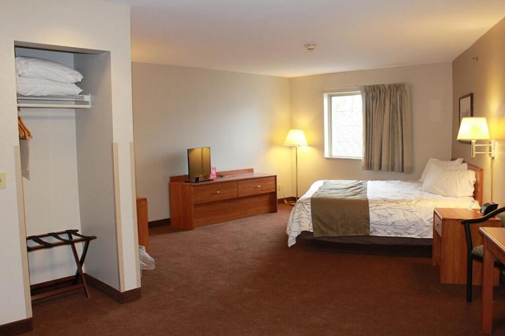Edmore Inn photo 35