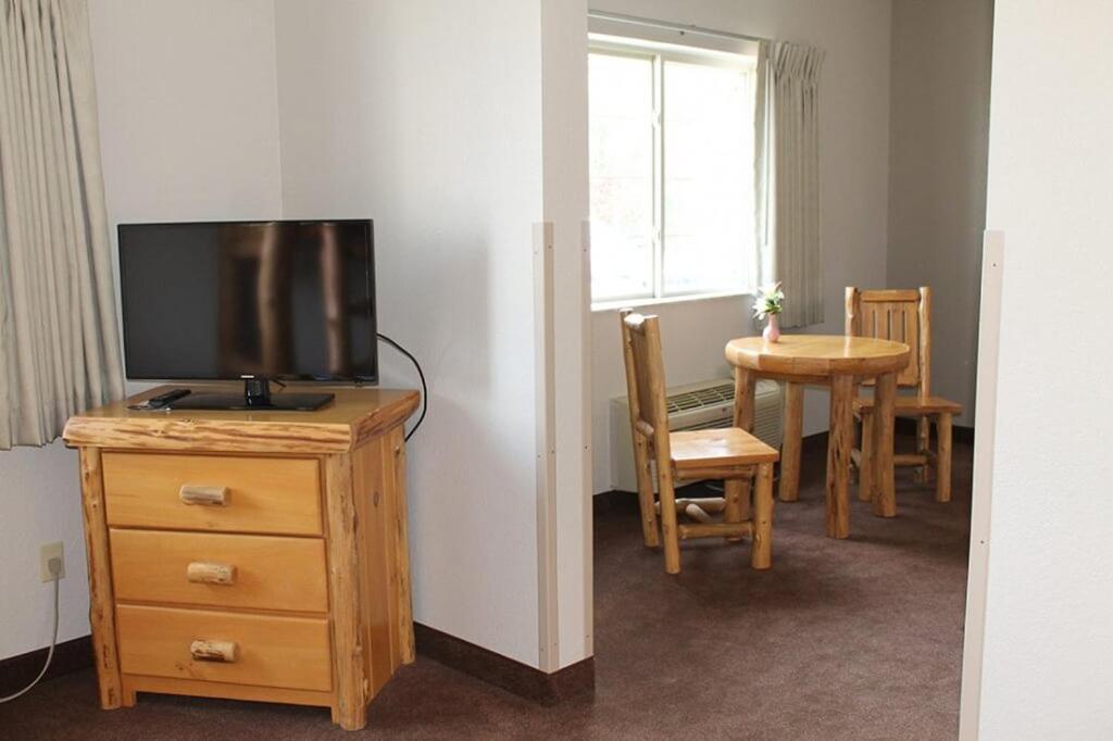 Edmore Inn photo 42