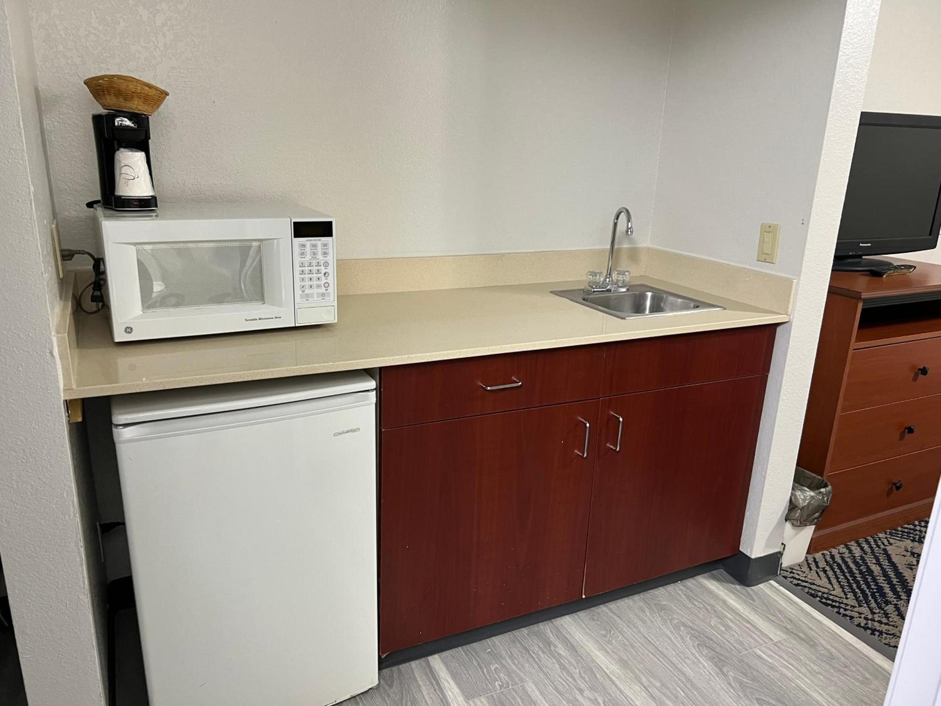 Baymont by Wyndham Omaha SW photo 23