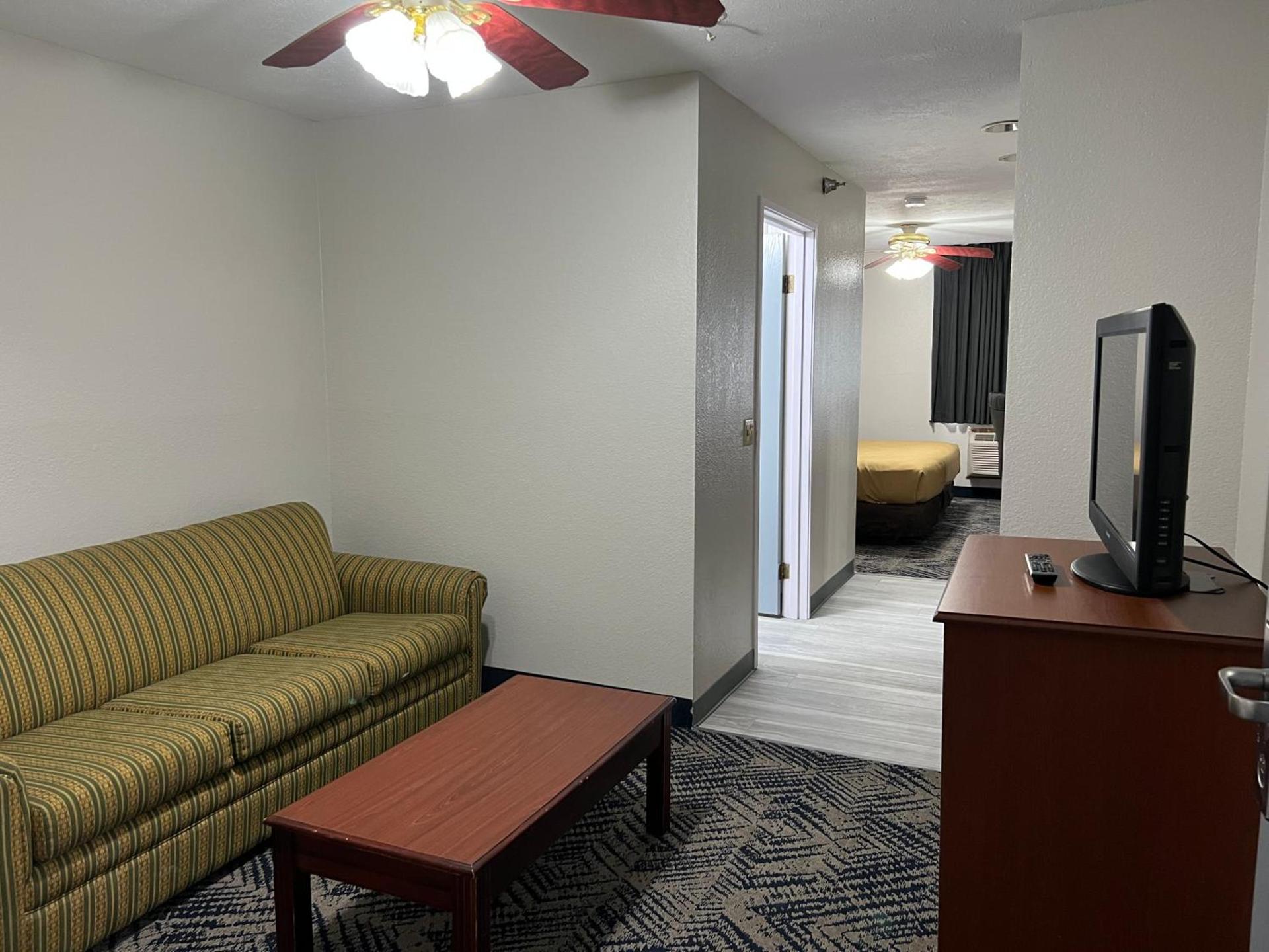 Baymont by Wyndham Omaha SW photo 27