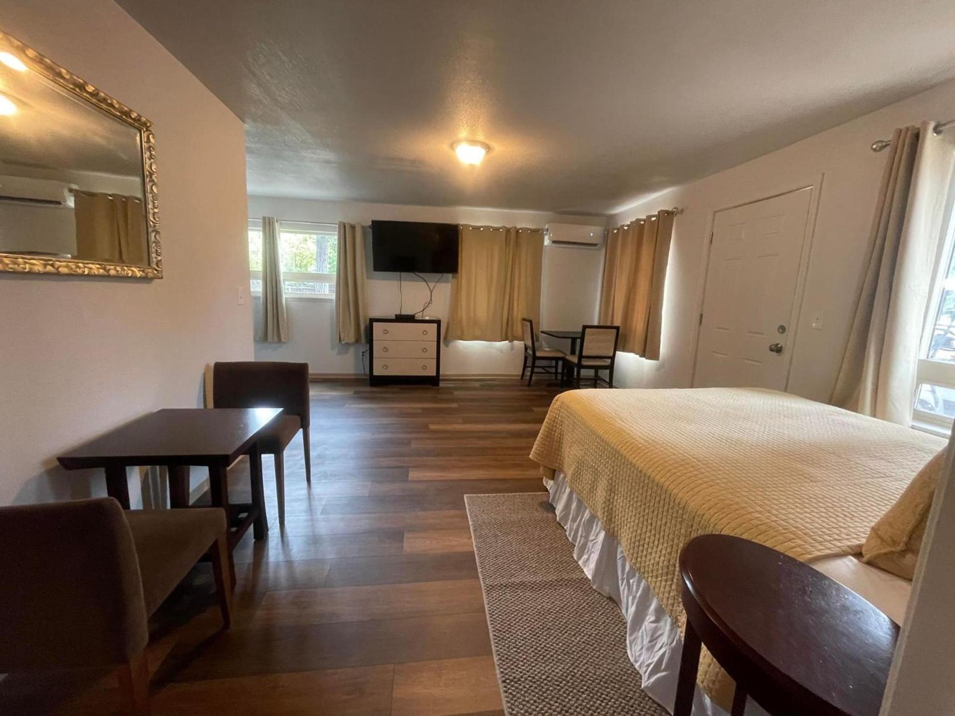 Riverfront Lodging photo 10