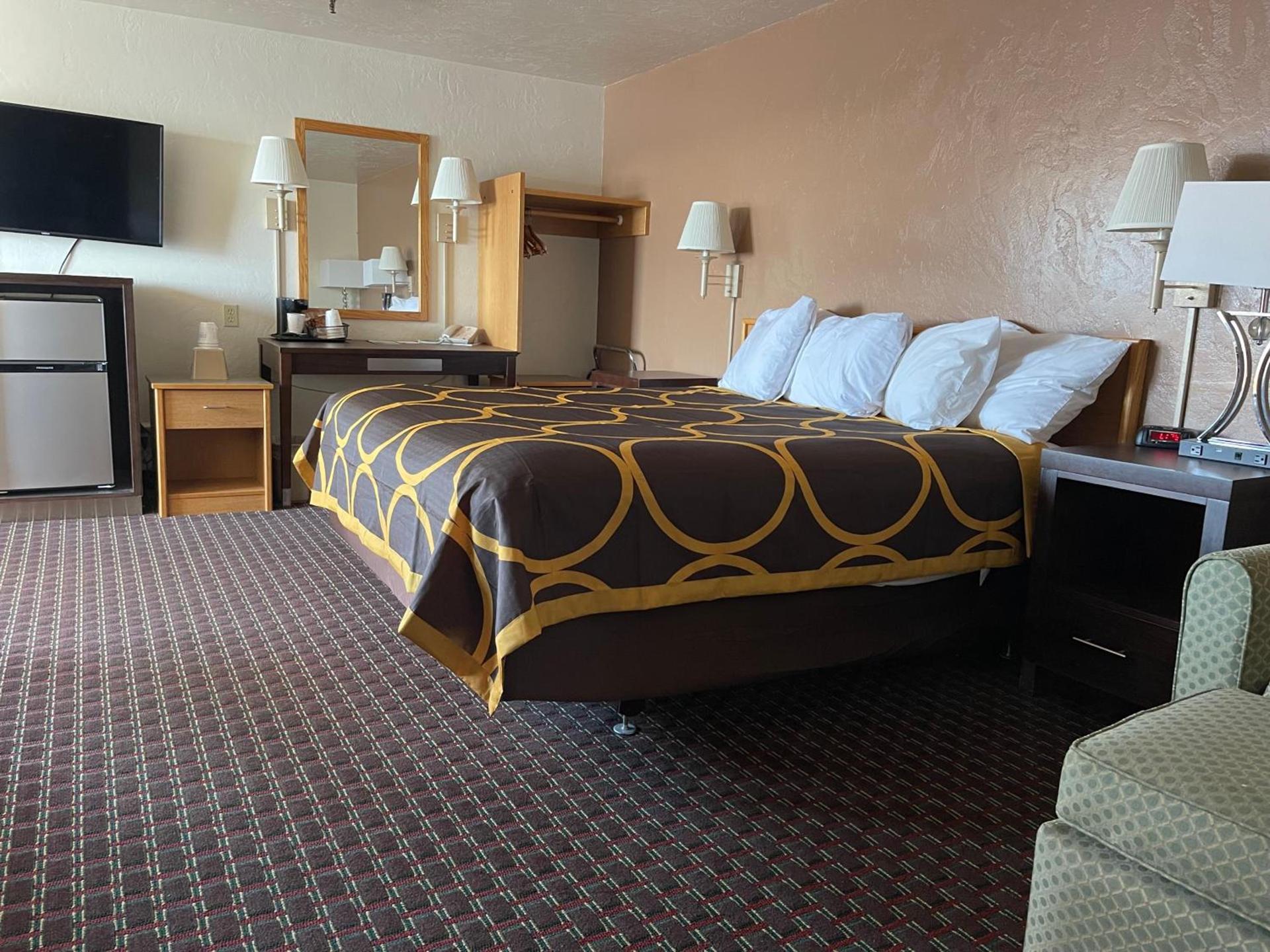 Super 8 by Wyndham Ketchikan photo 35
