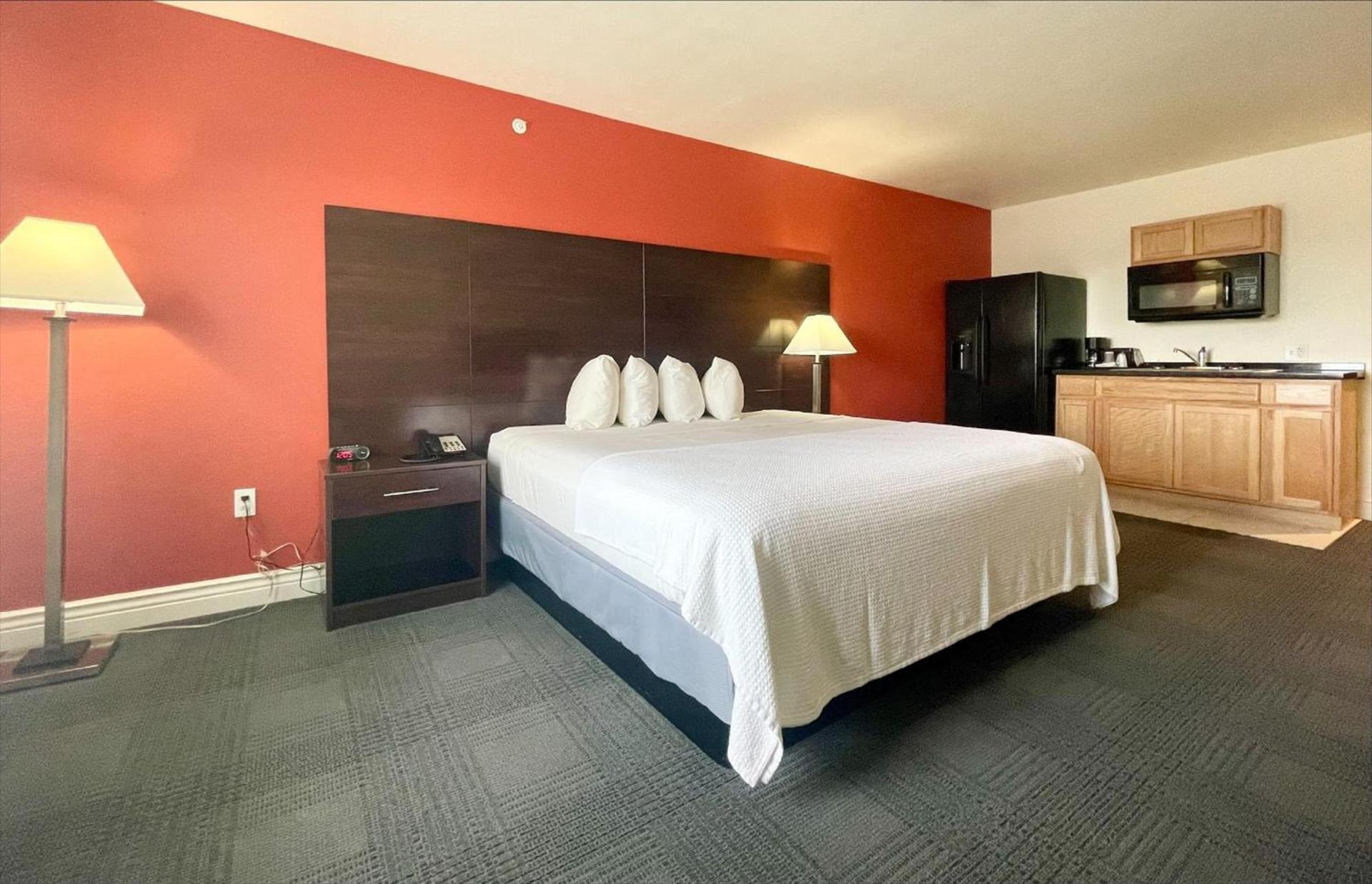 FairBridge Inn & Suites Cuero photo 25