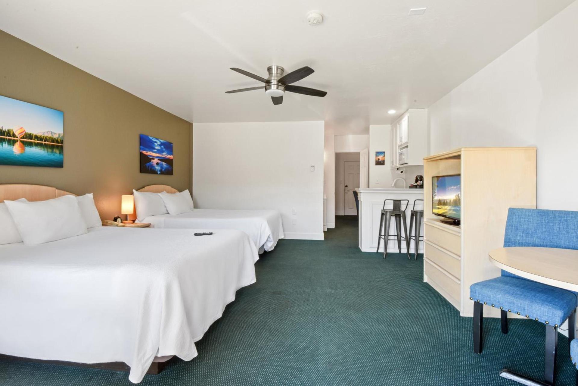 Crown Motel photo 44
