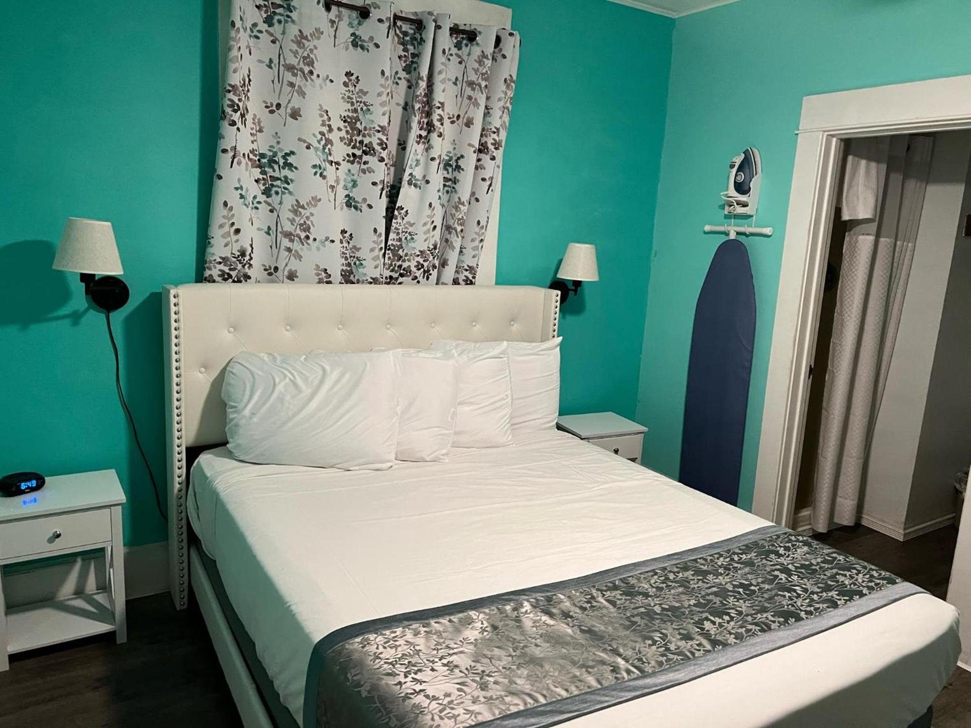 Americas Best Value Inn Royal Carriage photo 24