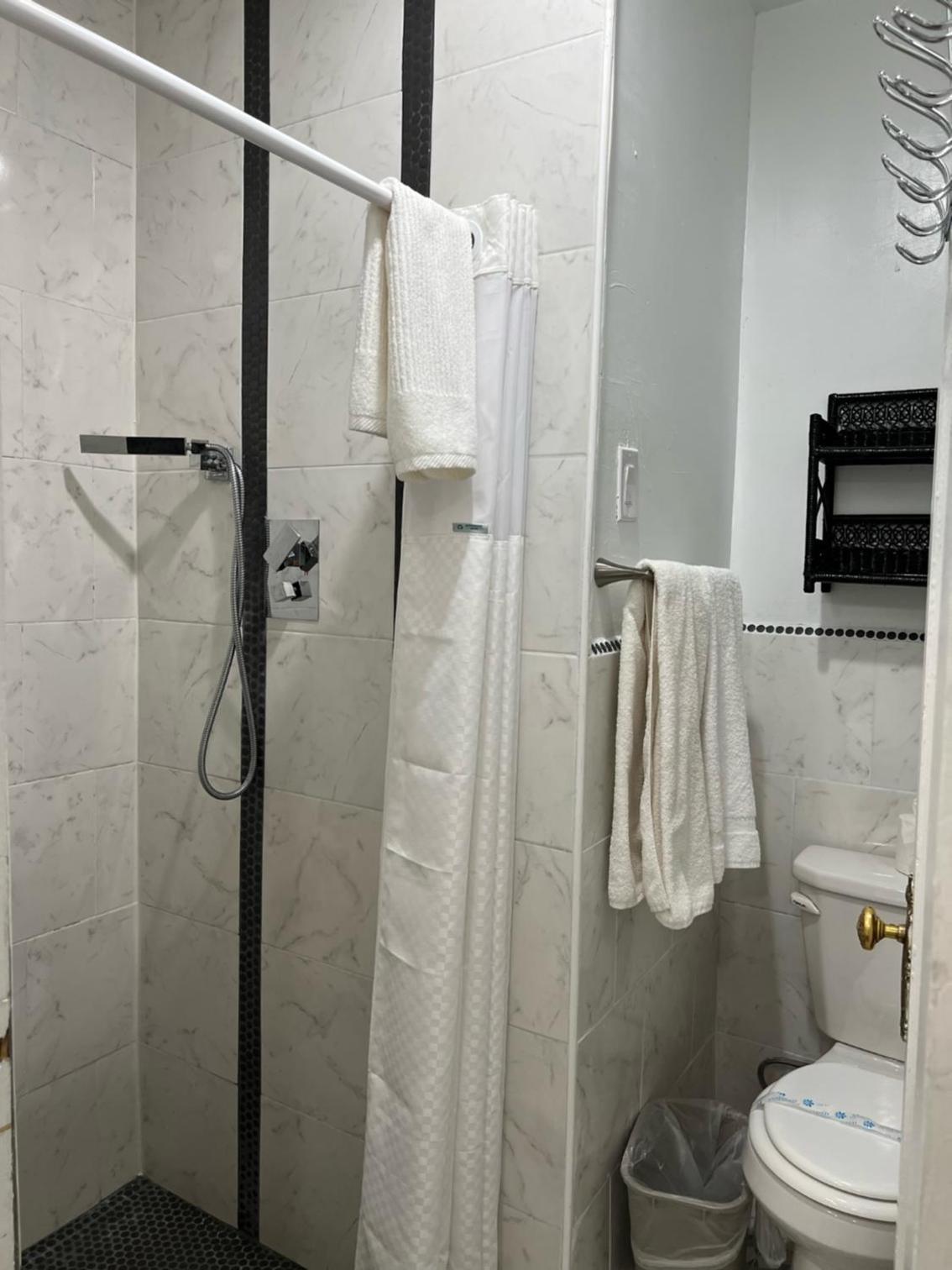 Americas Best Value Inn Royal Carriage photo 42