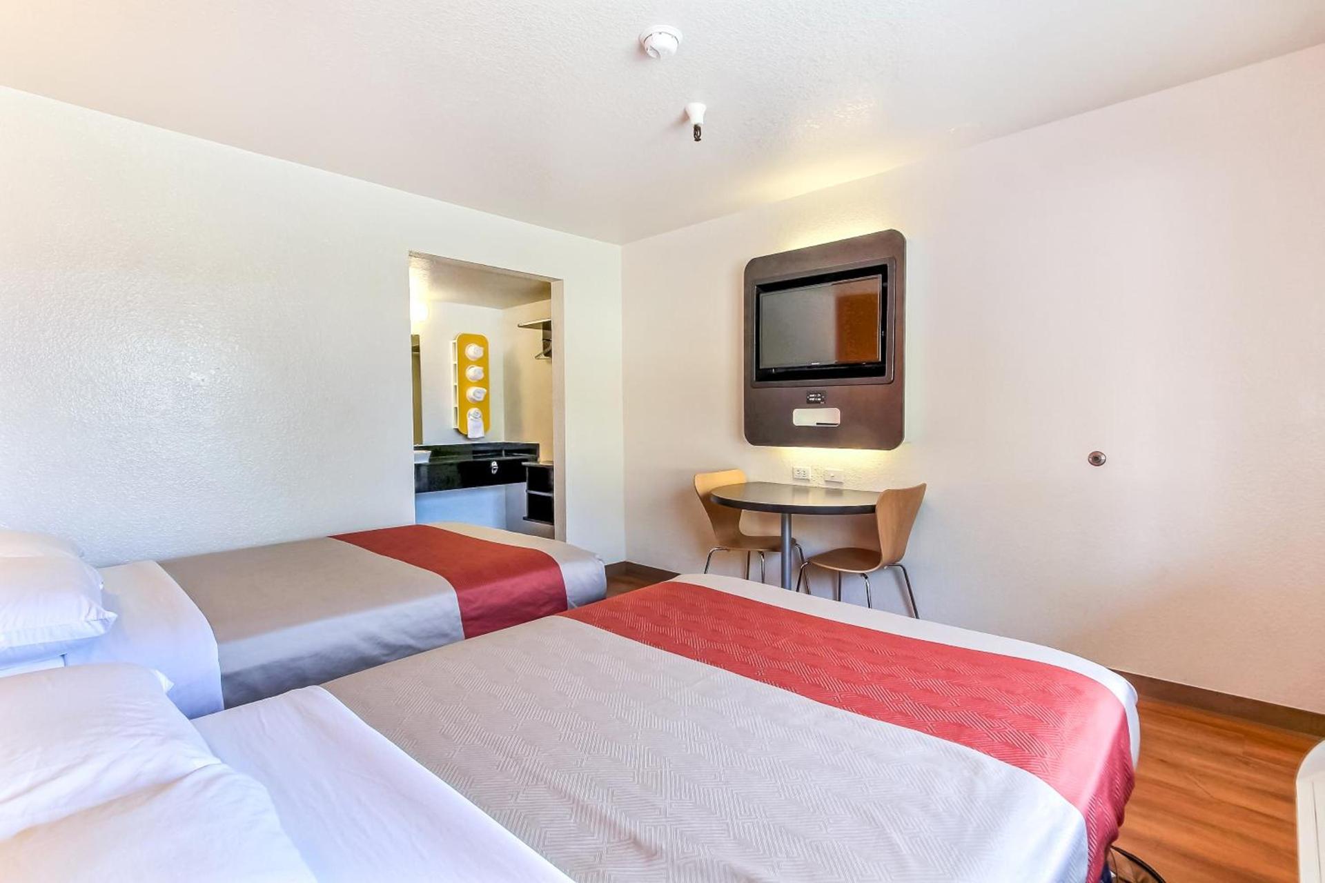 Hotel B5 -Watsonville photo 34
